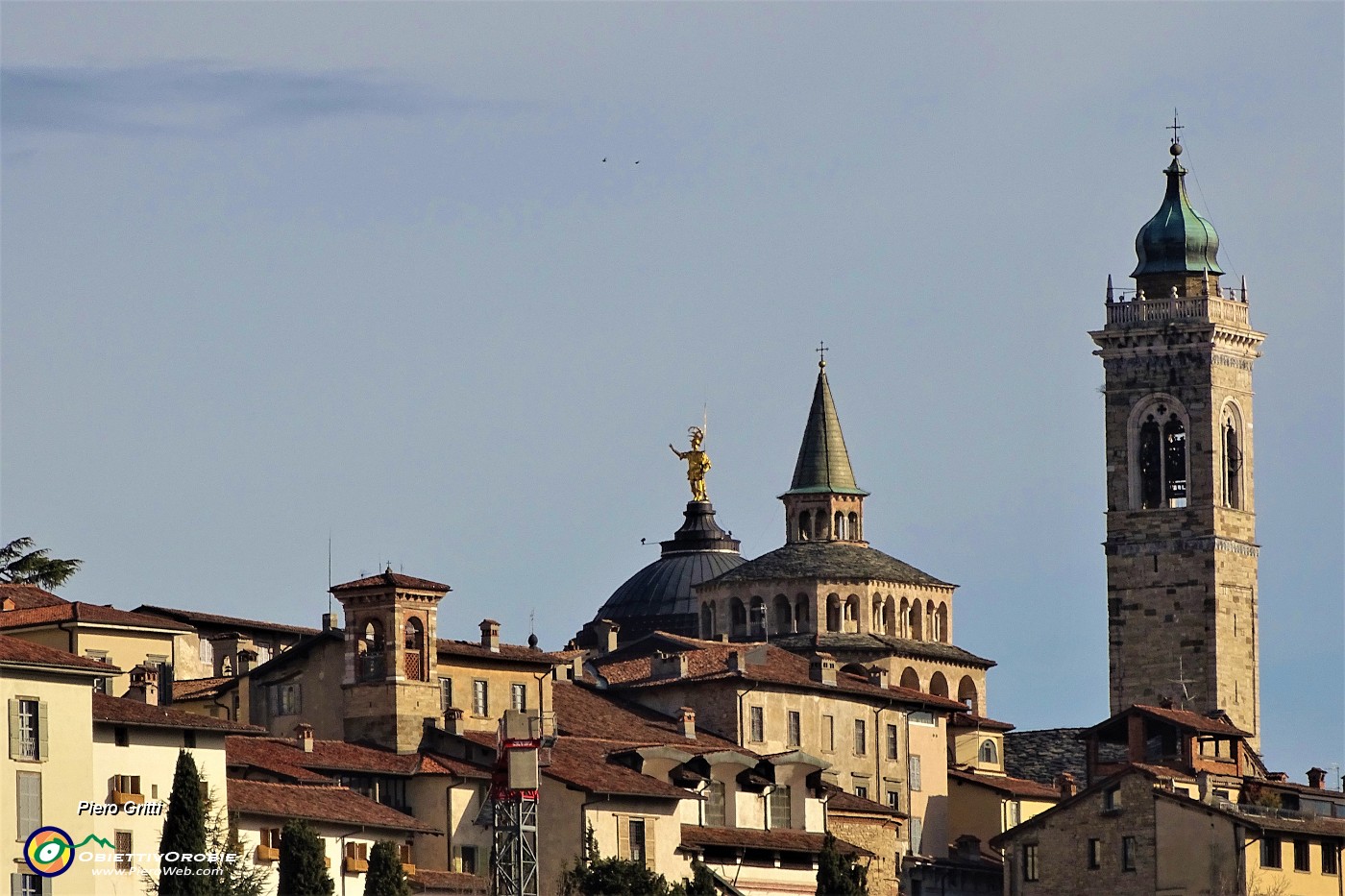02 Zoom su campanili e cupole (S. Maria Maggiore, Duomo) dallo Scorlazino.JPG